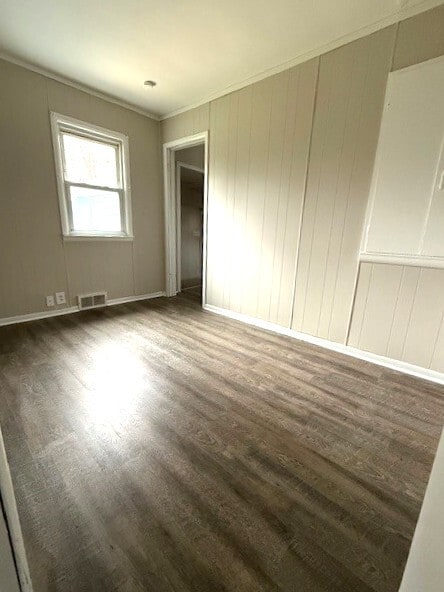 Building Photo - 707 Green Ridge Ave