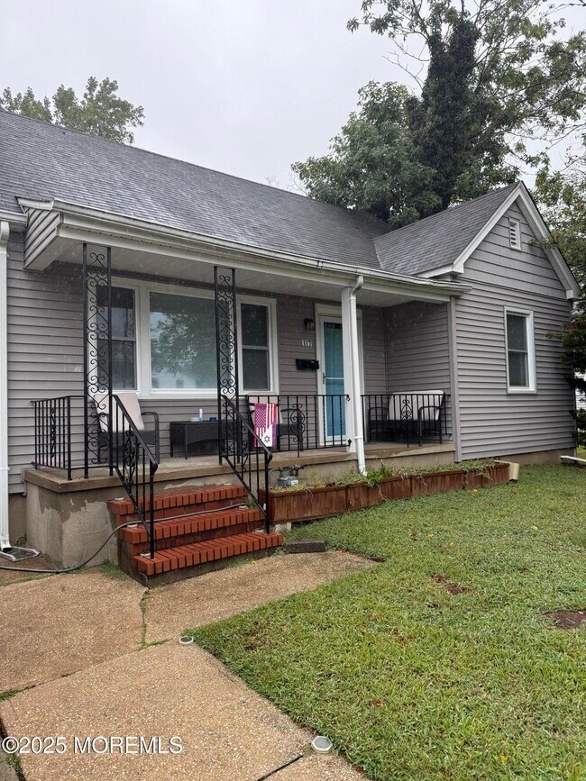 Primary Photo - 17 Wyckoff St