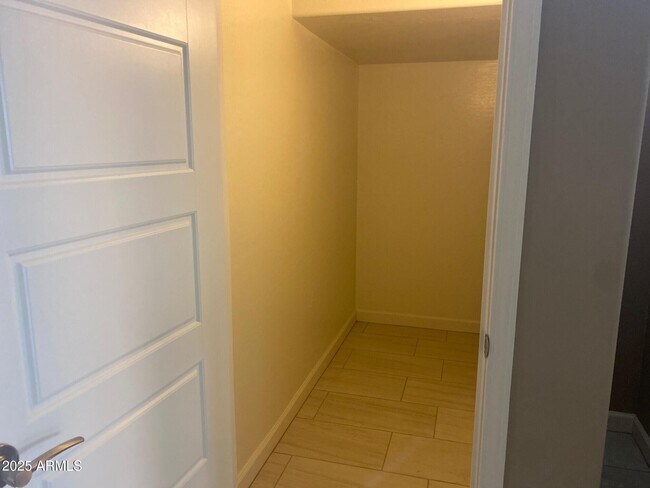 Building Photo - 1945 W Yellowstone Way