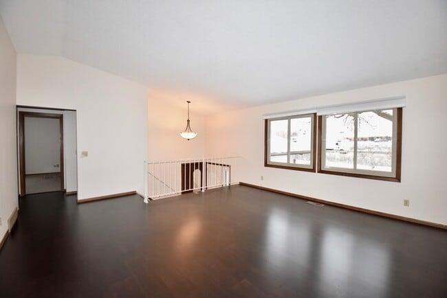 Building Photo - Available November 1st - updated 3 bed, 2....