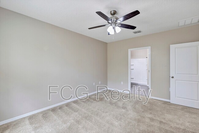 Building Photo - 72 Hickory Crse