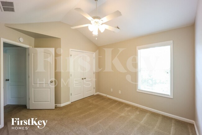 Building Photo - 79 Stonebridge Crossing