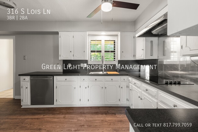 Building Photo - 316 S Lois Ln