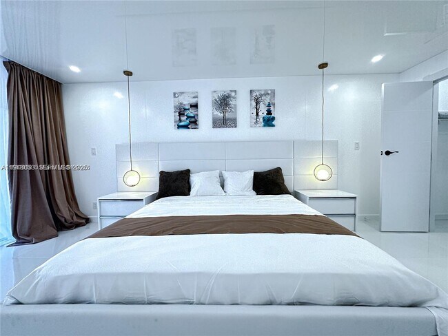 Building Photo - 501 Three Islands Boulevard