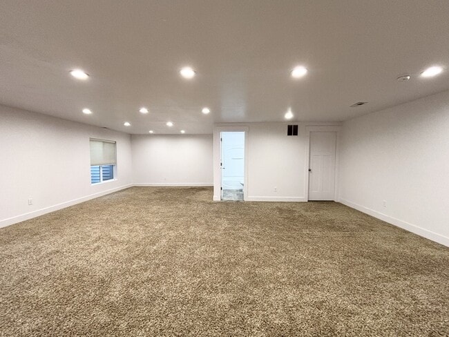 Building Photo - 5052 Moray Ct