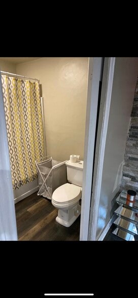 Building Photo - 2712 E Dominguez St