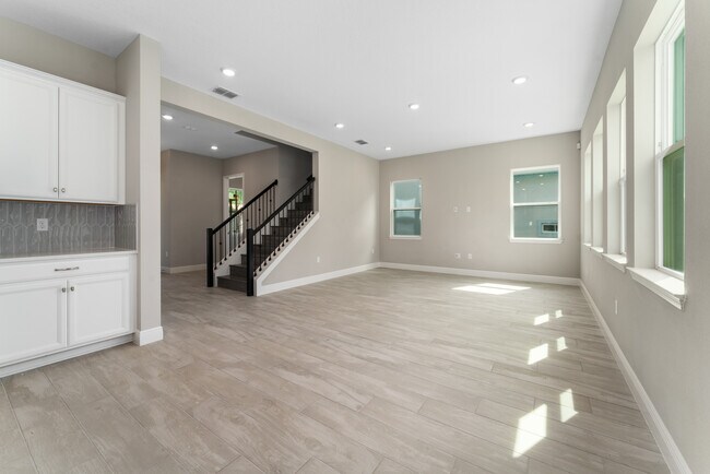 Building Photo - 13254 McMillan Dr