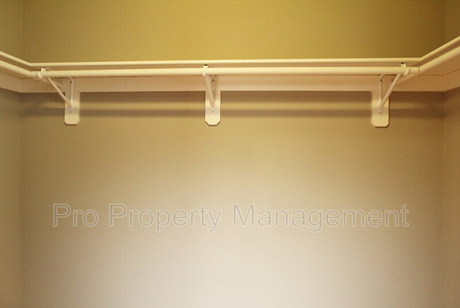 Building Photo - 109 Forest St