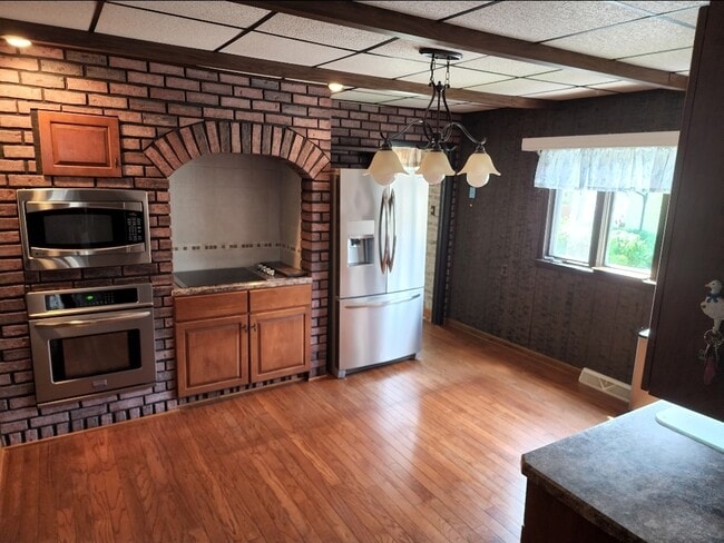 Building Photo - 53 Victory Ave