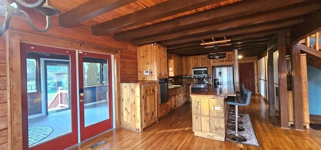 Building Photo - Private Log Cabin Home Peaceful Country Living on Acreage