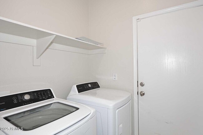 Building Photo - 29932 N Palo Verde Dr