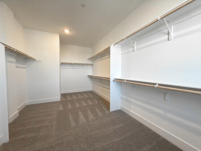 Building Photo - 2848 Dapper St