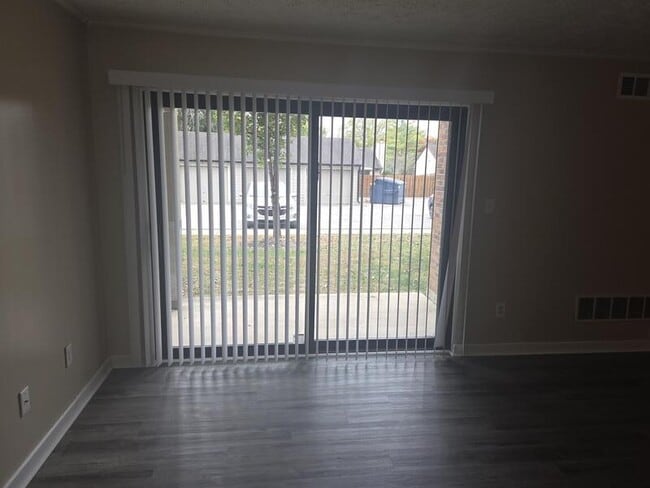 Building Photo - 4240 Village Pkwy Cir E