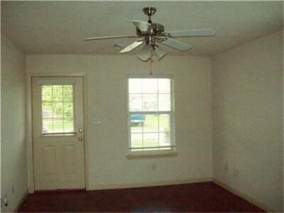 Building Photo - 120 Lindley Dr
