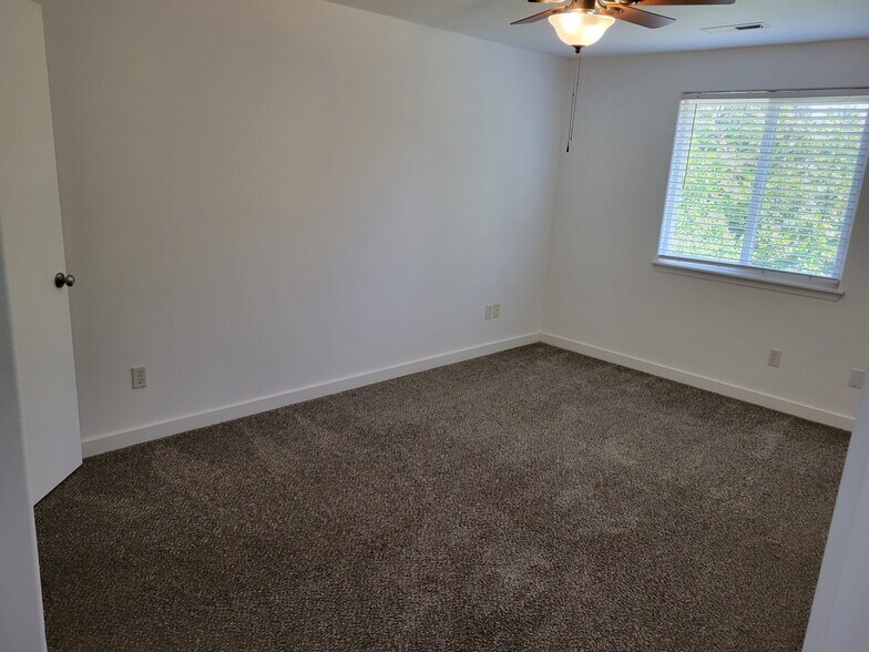 Master Bedroom - 15503 NE 83RD ST