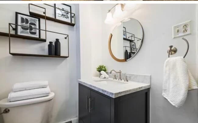 Building Photo - 1238 Waverly St