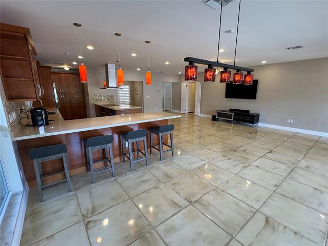 Building Photo - 5200 Riviera Dr