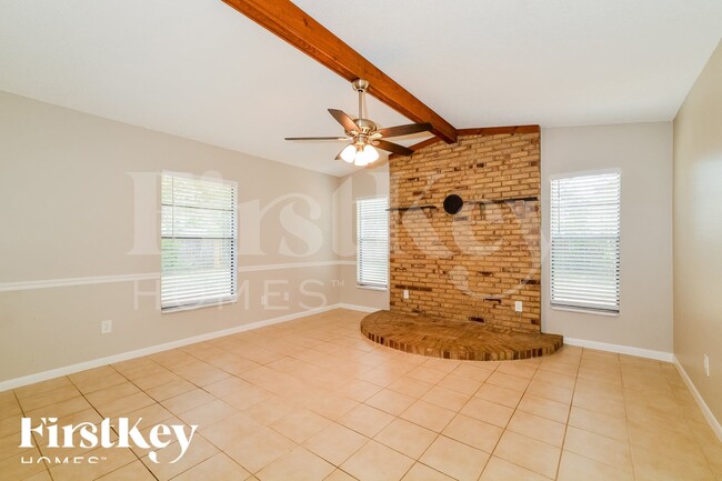 Building Photo - 1257 Poinsettia Dr