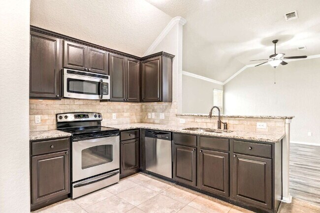 Building Photo - 209 Rawhide Way
