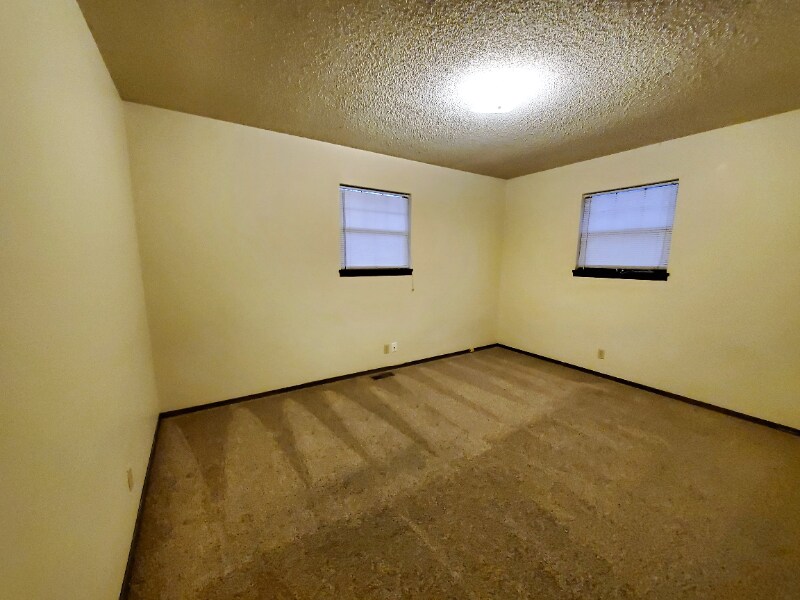 Building Photo - 735 S Everett St