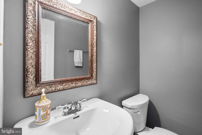 Building Photo - 9033 Blarney Stone Dr