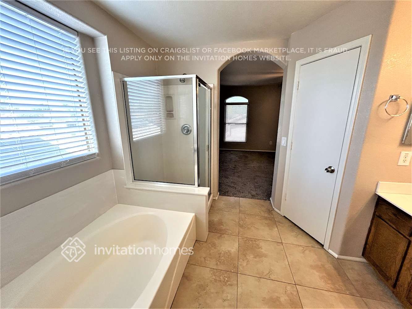 Building Photo - 16585 W Latham St