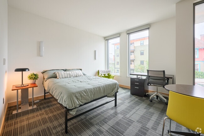 Interior Photo - Central Collegetown - College Townhouse