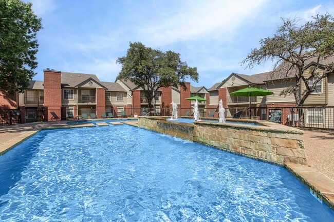 Building Photo - Cedar Glen