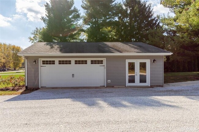 Building Photo - 679 Lakengren Dr