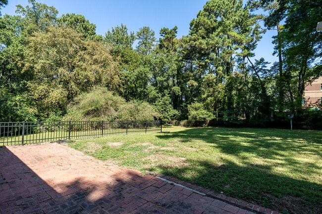 Building Photo - 4718 Rembert Dr