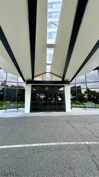 Building Photo - 1 Claridge Dr