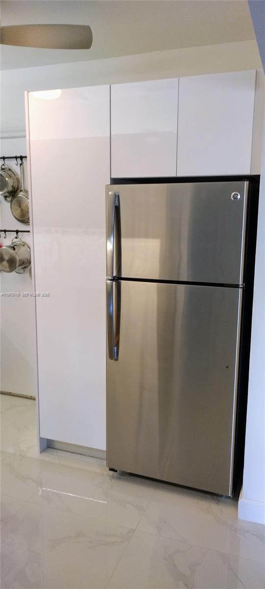 Building Photo - 2230 NE 56th Pl