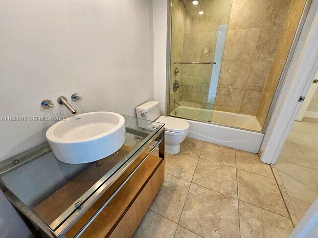 Building Photo - 6000 Collins Ave