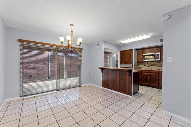 Building Photo - 11111 Midhurst Dr