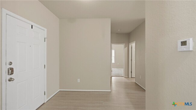 Building Photo - 140 Fabarm Ln