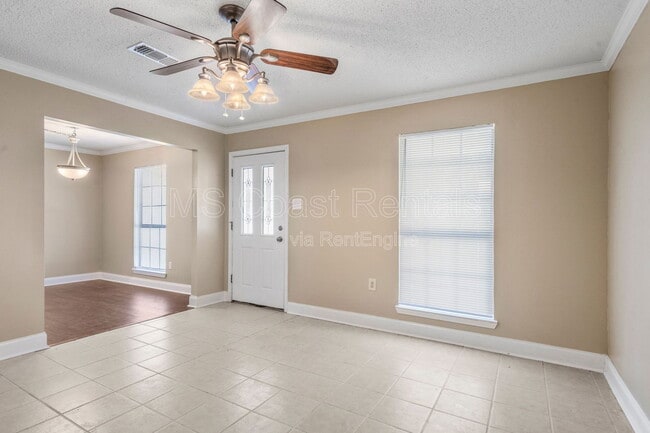 Building Photo - 583 Neal Dr