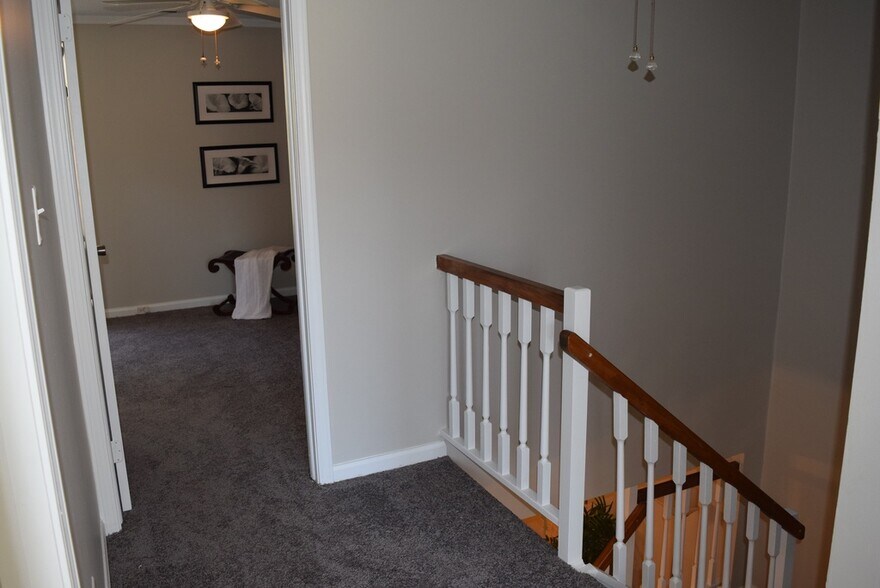 Building Photo - 134 Luxon Place