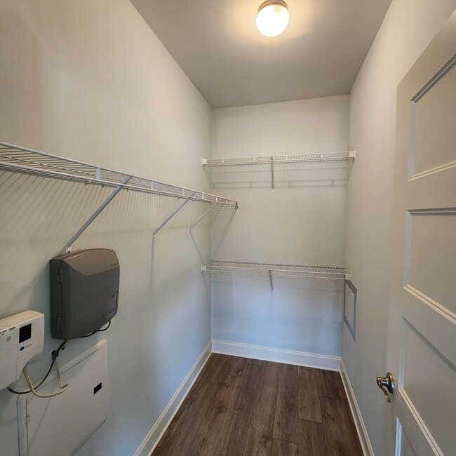 Building Photo - 2 Bedroom North Raleigh for rent