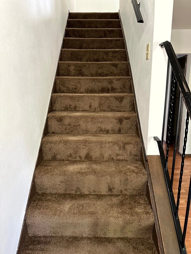 Building Photo - 111 Pin Oak Dr