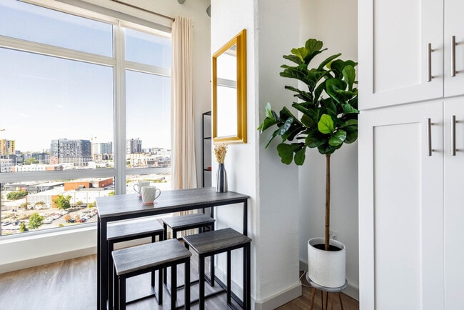 Building Photo - 516 Lea Ave