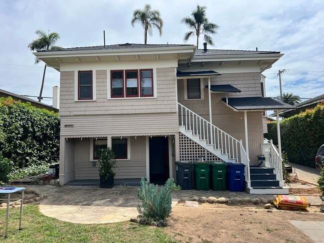 Building Photo - 118 W Pedregosa St