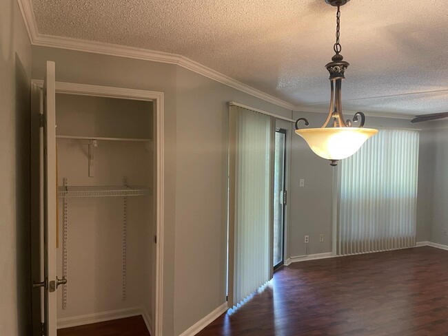 Building Photo - 11843 Braesview