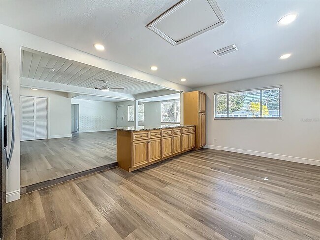 Building Photo - 424 72nd St N