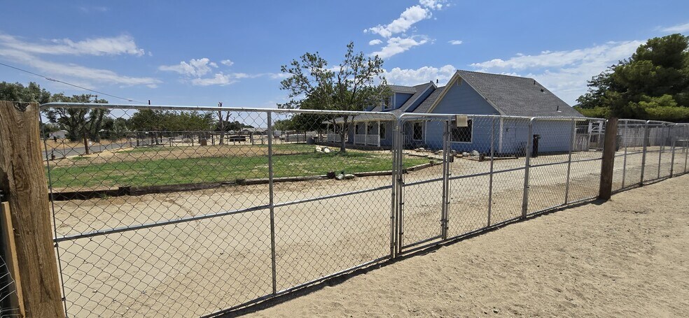 Building Photo - 7806 E Avenue U