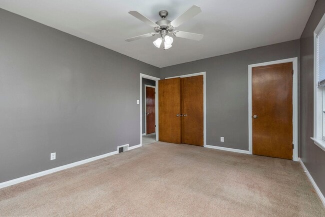 Building Photo - 3706 Chevy Chase Rd