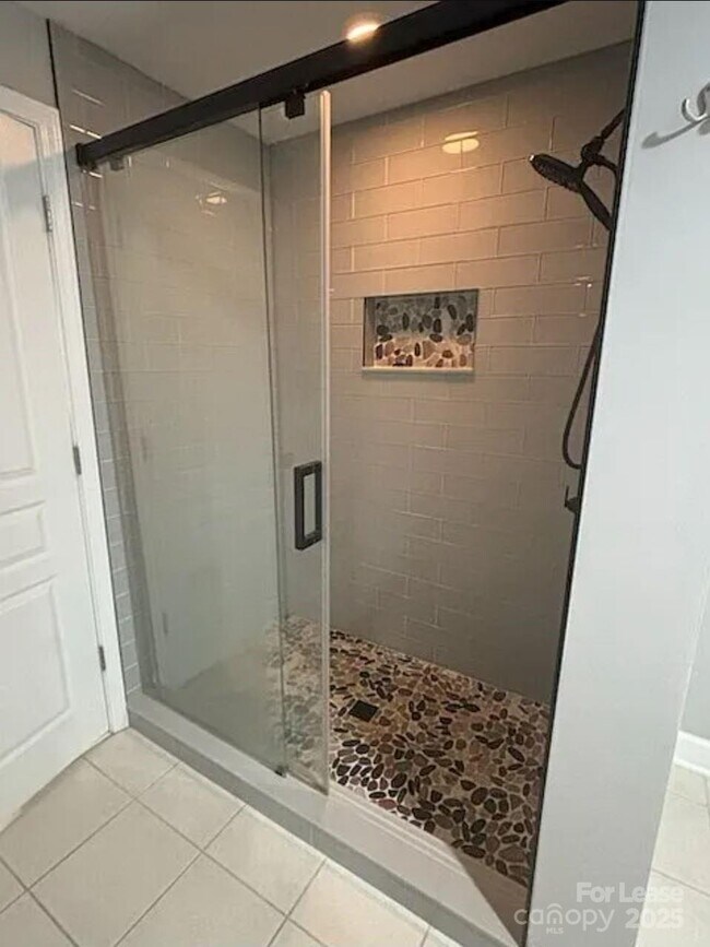 Building Photo - 1320 Fillmore Ave