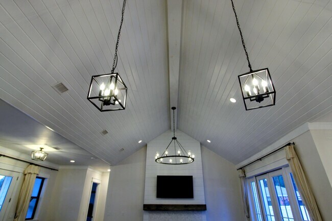 Building Photo - 3116 Pinot Way
