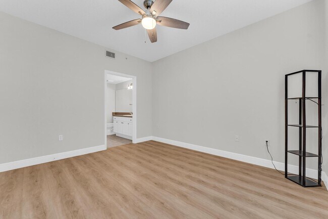 Building Photo - 2032 Alta Meadows Ln