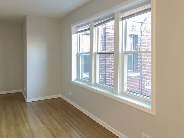 Building Photo - 3706 N Sheffield Ave