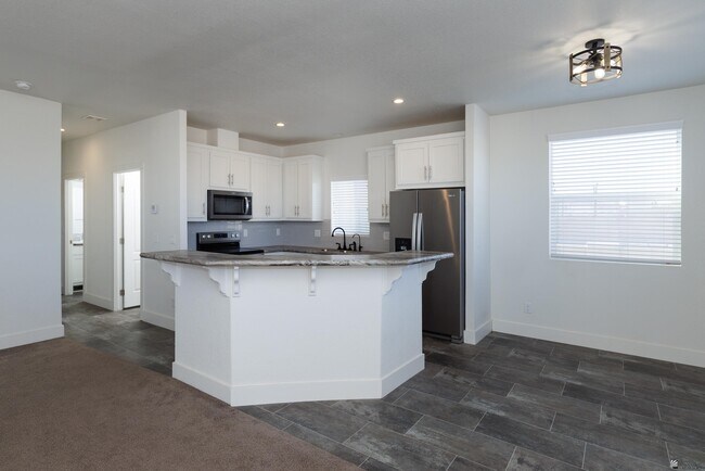Building Photo - 10424 Mohave Trail